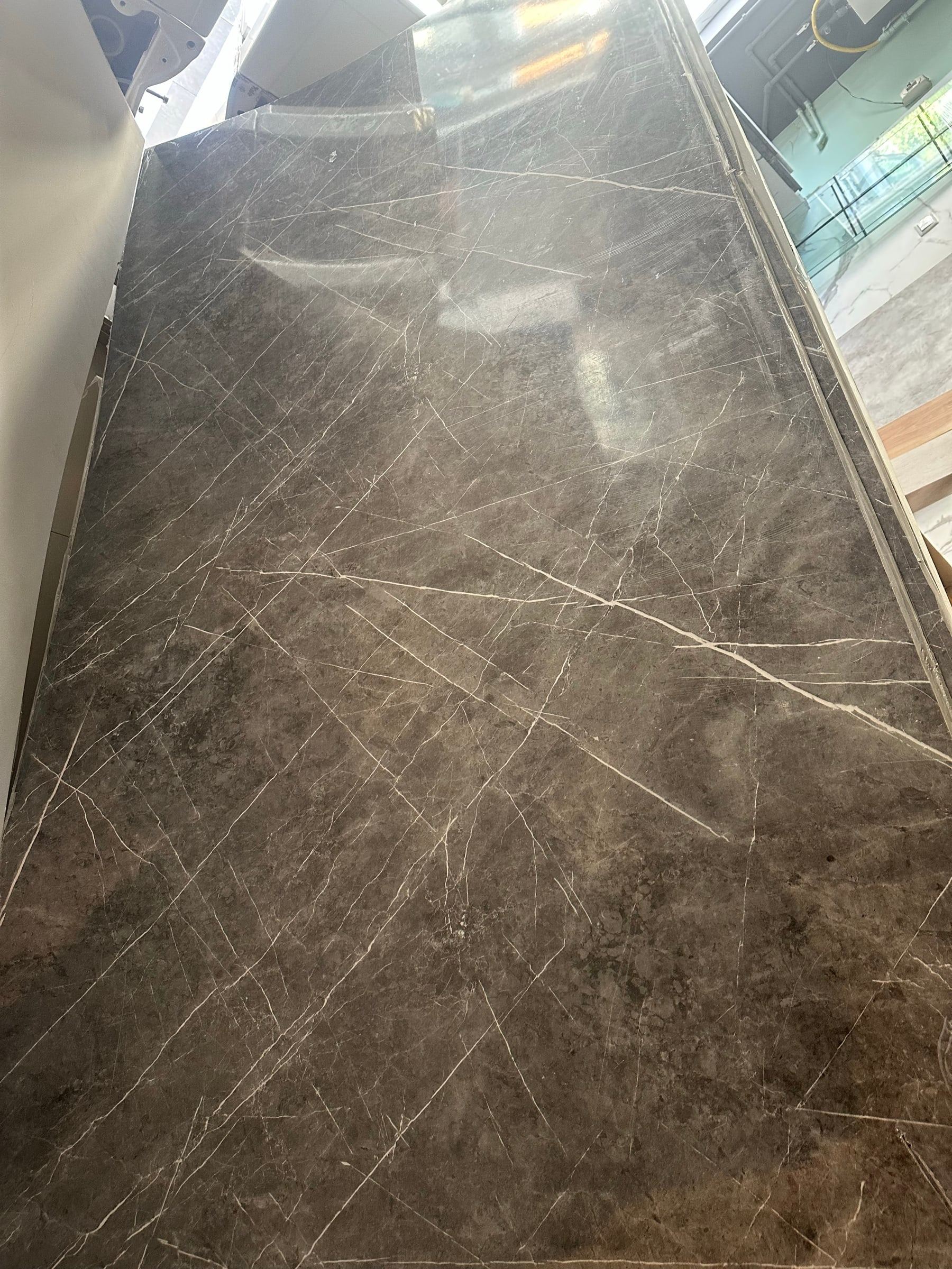 Koyu mermer desenli PVC mermer plaka